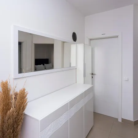 Pelivan Apartments