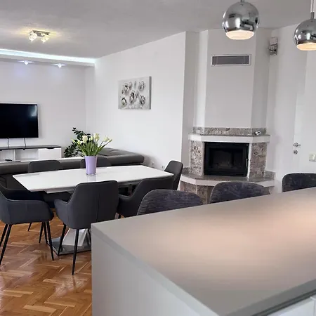 M&m Pelivan Apartamento